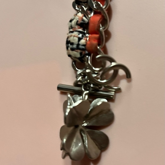 Chanel Coral & Tweed Chain Clover Charm Bracelet plus Box - Picture 8 of 13